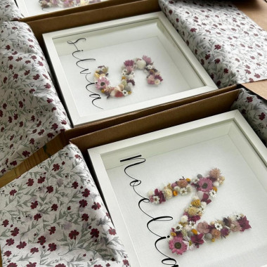Marco floral personalizado con iniciales | Flores preservadas