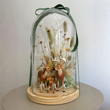 Cúpula floral con figura de animal