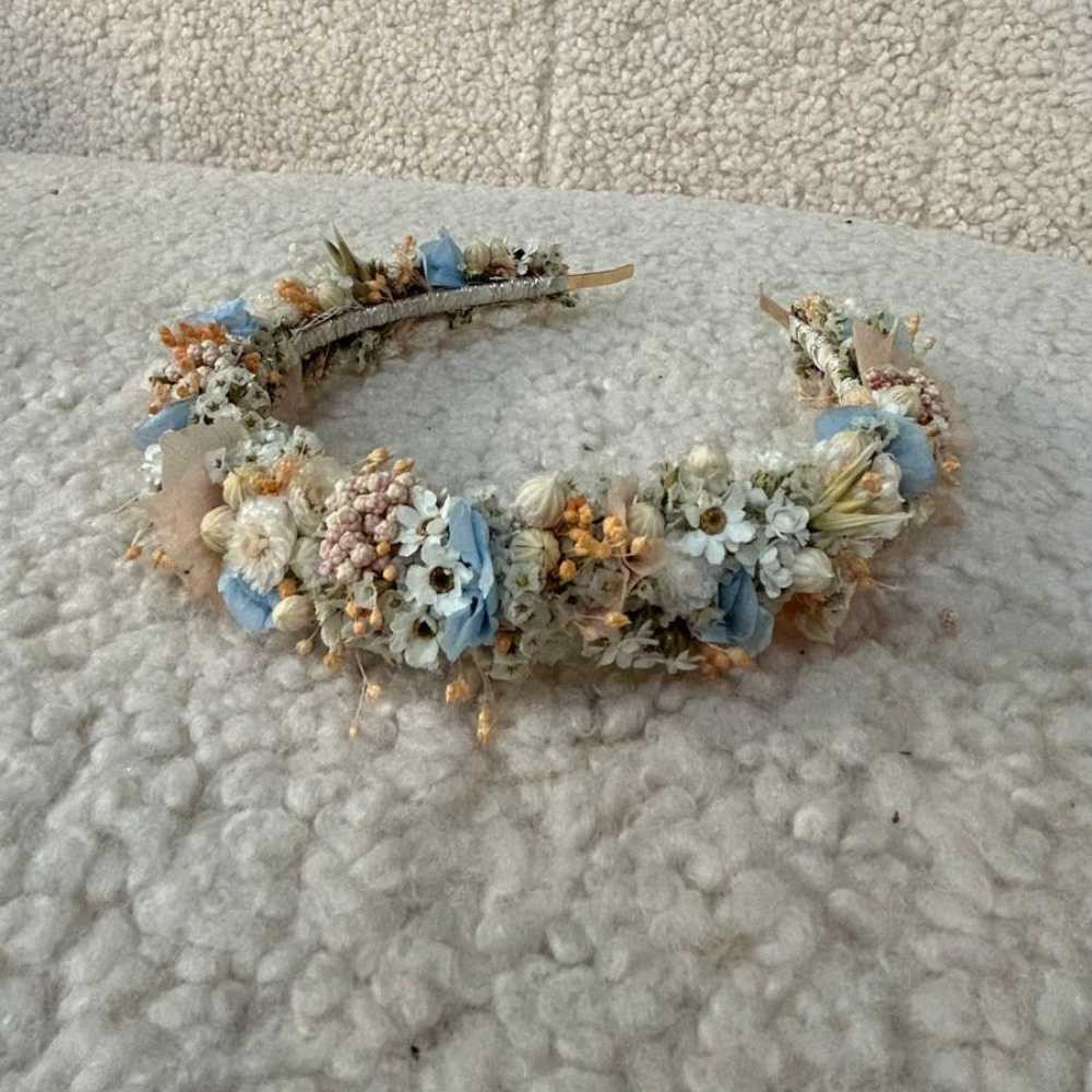 Diadema de flores preservadas para comunión