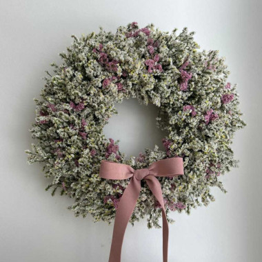 Corona de flores secas y limonium