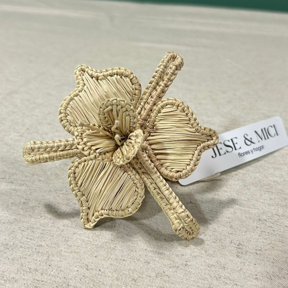Accesorio floral artesanal en fibra natural | Jese & Mici
