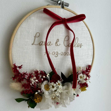 Bastidor para alianzas personalizado con flores | Jese & Mici